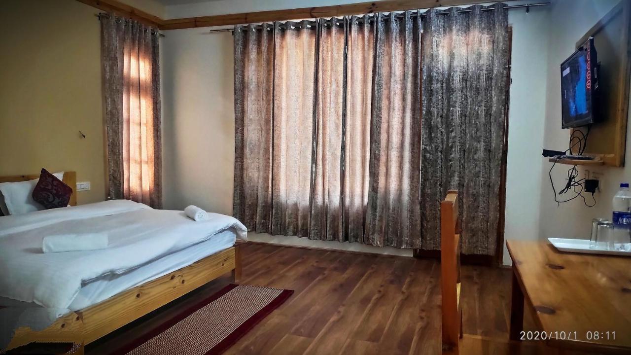 Tirthan Grand Riverside Banjār Zewnętrze zdjęcie