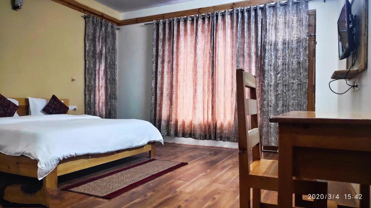 Tirthan Grand Riverside Banjār Zewnętrze zdjęcie
