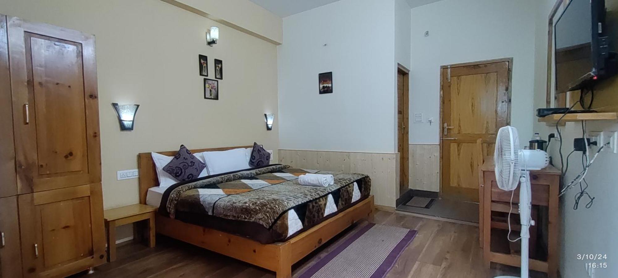 Tirthan Grand Riverside Banjār Zewnętrze zdjęcie