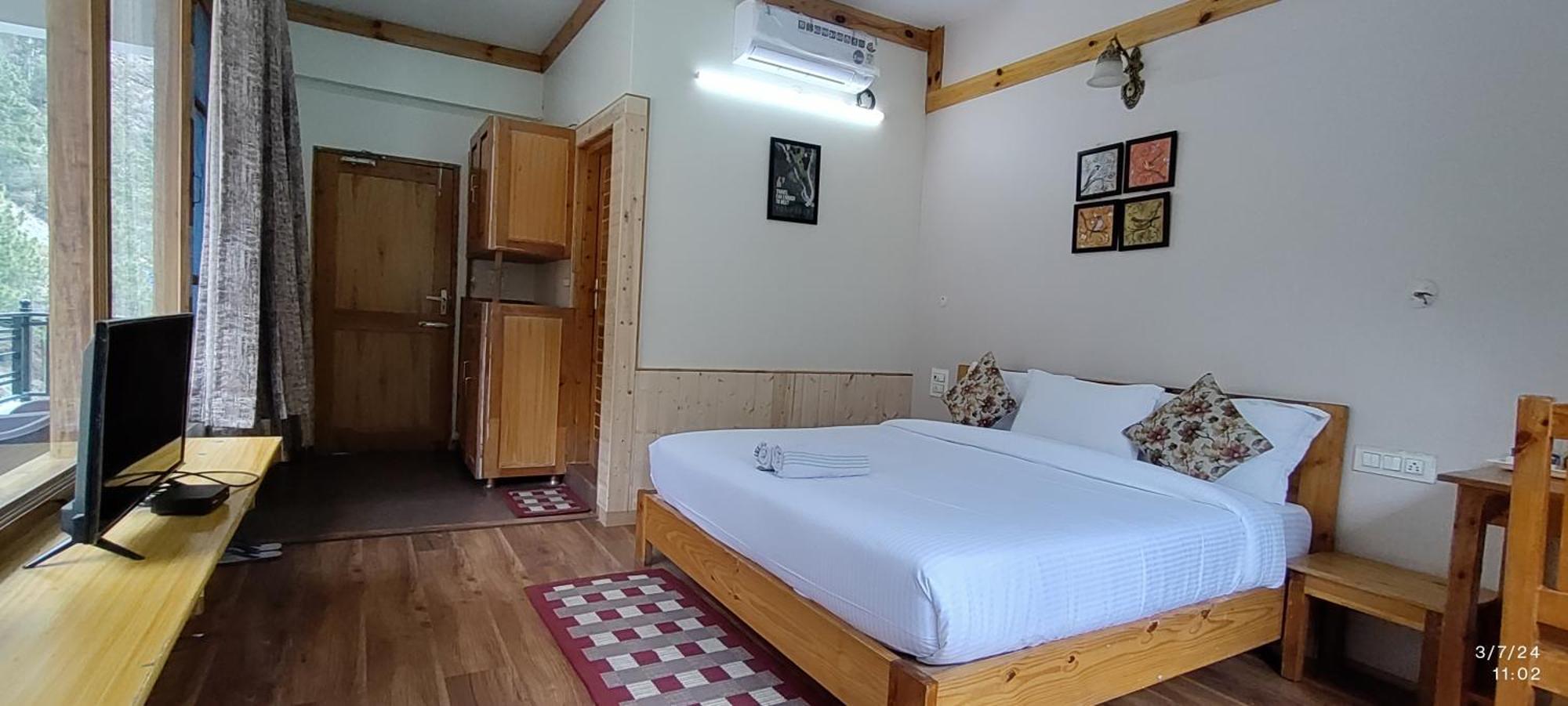 Tirthan Grand Riverside Banjār Zewnętrze zdjęcie