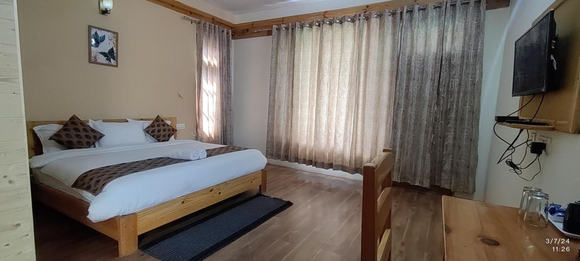 Tirthan Grand Riverside Banjār Zewnętrze zdjęcie