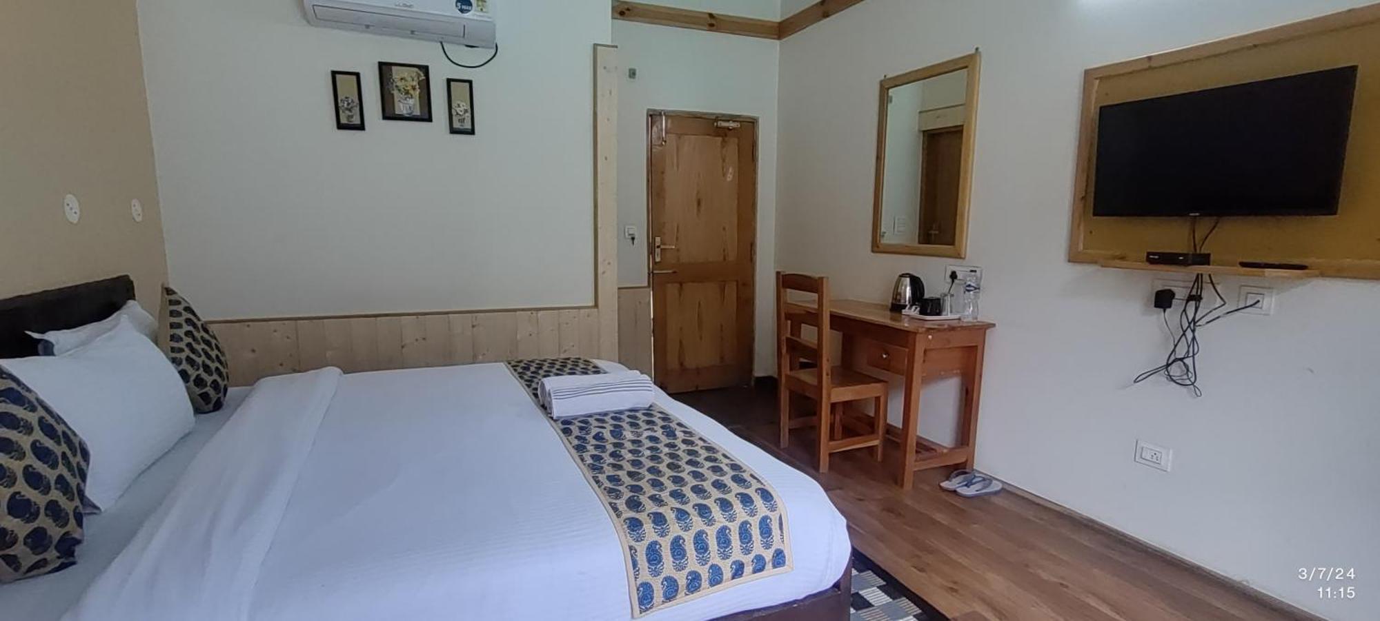 Tirthan Grand Riverside Banjār Zewnętrze zdjęcie