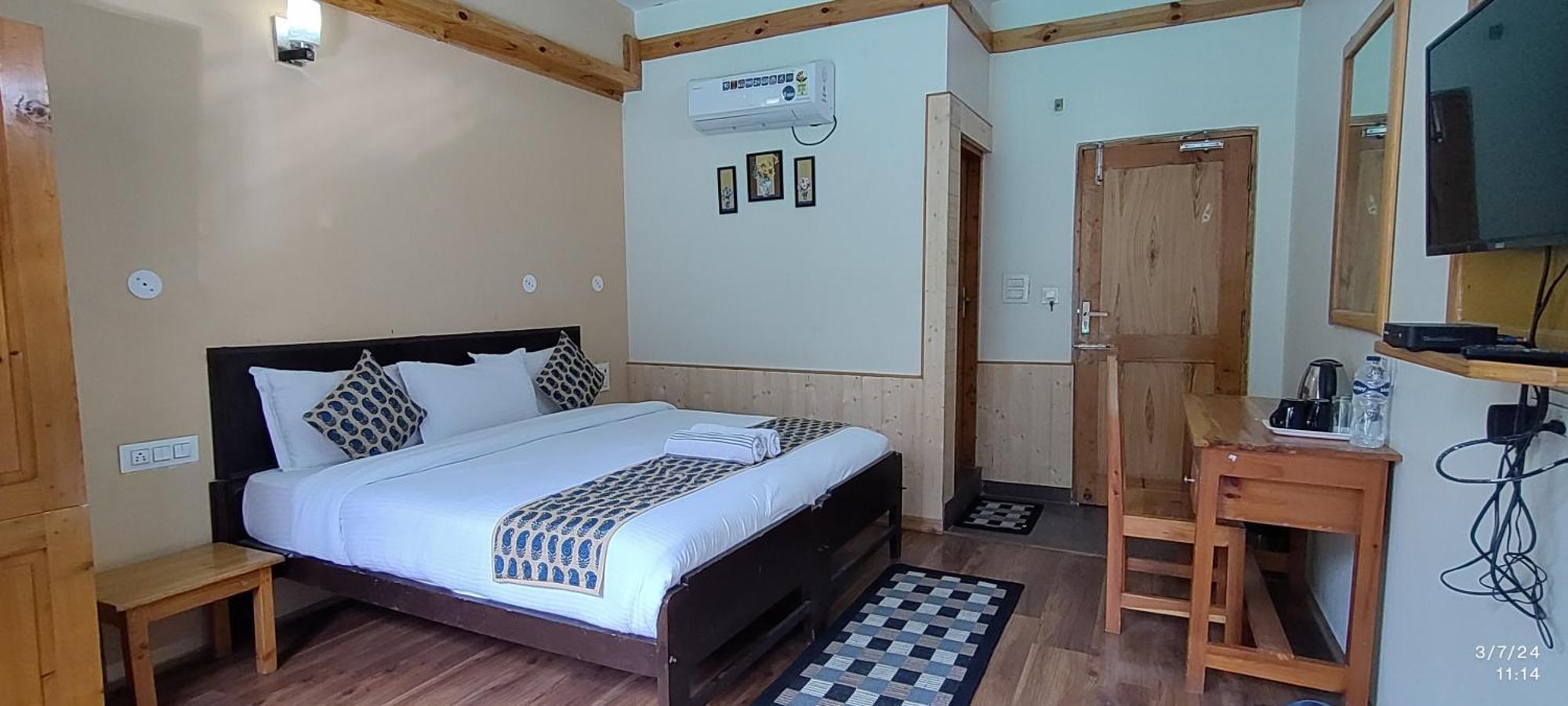 Tirthan Grand Riverside Banjār Zewnętrze zdjęcie