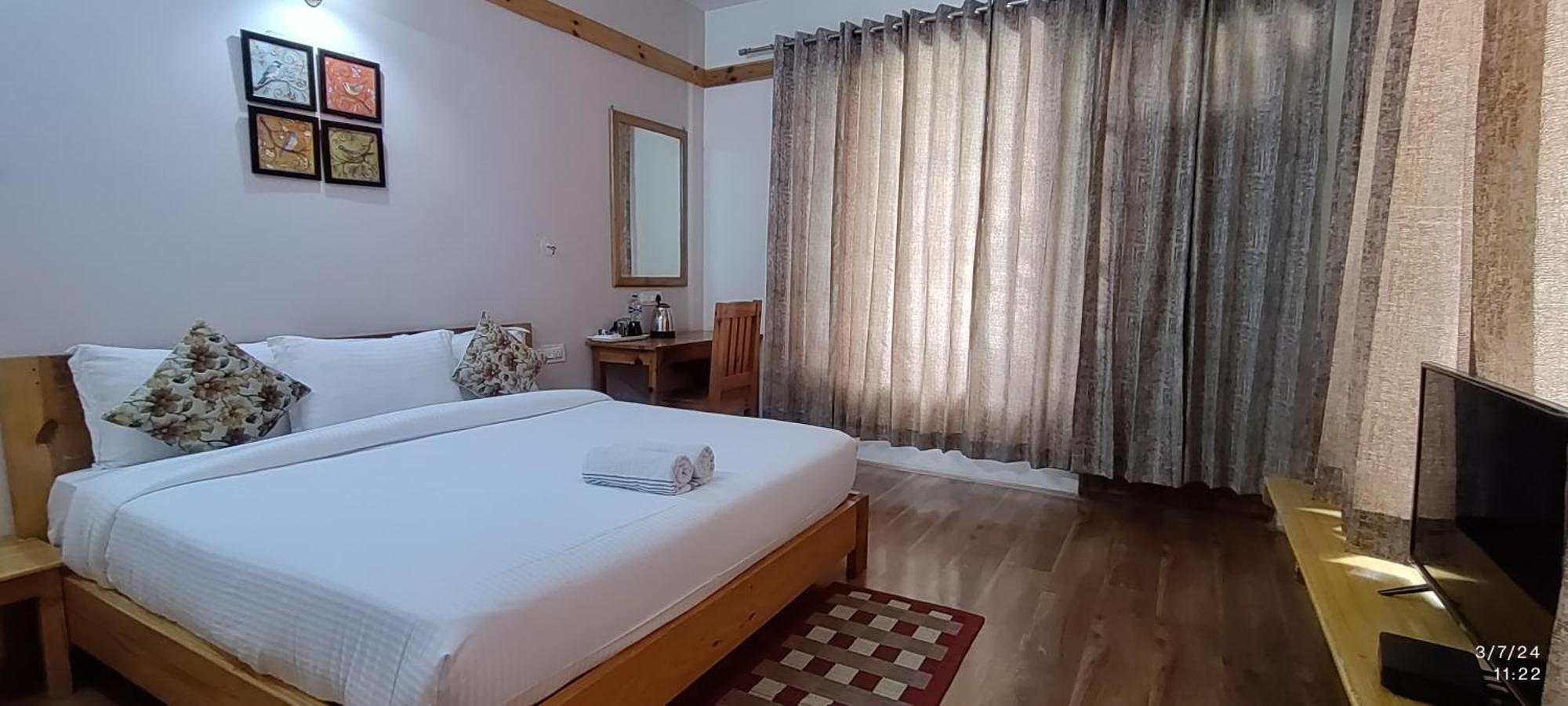 Tirthan Grand Riverside Banjār Zewnętrze zdjęcie